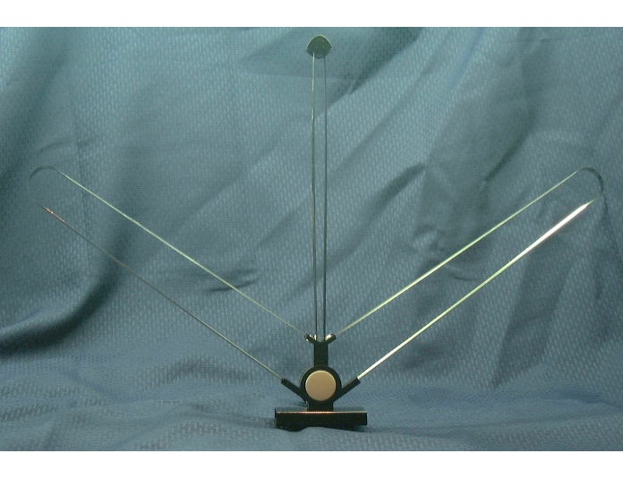 Magnum Dynalab SR-100 Silver Ribbon Tunable FM and HDTV Antenna