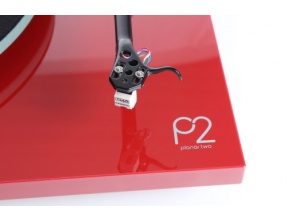 Rega Planar 2 Turntable with RB220 Arm and Carbon Cartridge