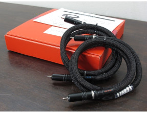 Acoustic Revive RCA-1.0 TripleC-FM (1.8 x 1.4) Interconnect Cables thicker