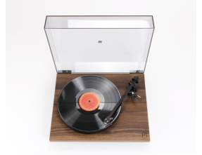 Rega Planar 1 Turntable with RB110 Arm and Carbon cartridge