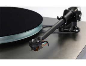 Rega Planar 6 Turntable RS Edition