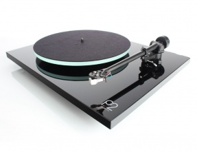 Rega Planar 2 Turntable with RB220 Arm and Carbon Cartridge